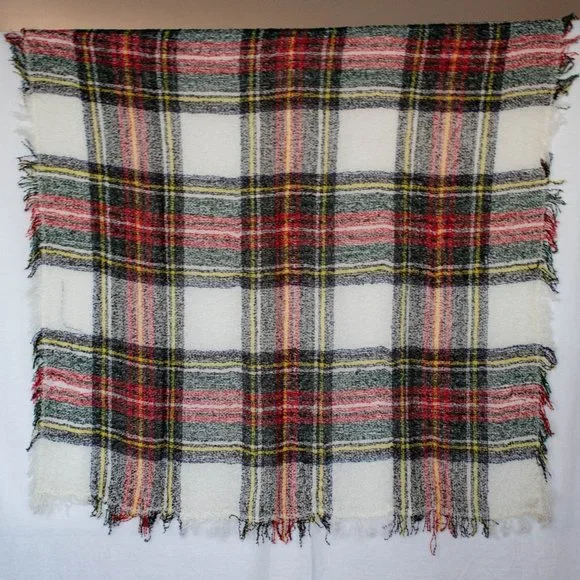 Vintage Tartan Plaid Winter Wrap in White Black Red Green Yellow - Picture 5 of 5